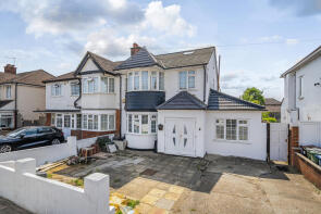 35, Lulworth Gardens, Harrow HA2 9NW