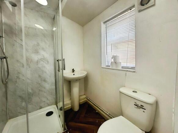 2 bed Flat to rent Image 9