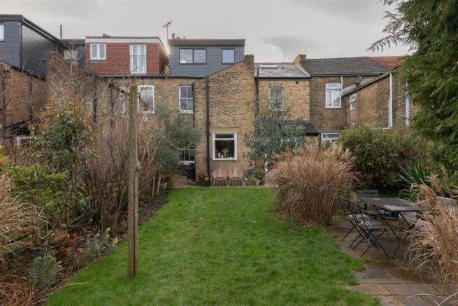 Copeland Road E17