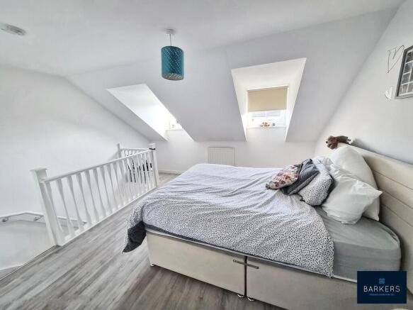 3 bed Town House for sale Image 11