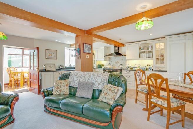 Kitchen Diner/Lounge 3.jpg