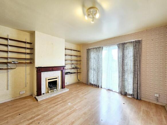 3 bed Semi-Detached for sale Image 2