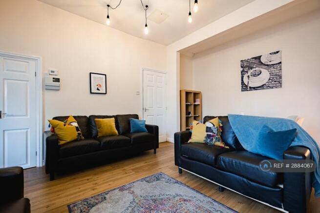 1 bed House Share to rent Image 5
