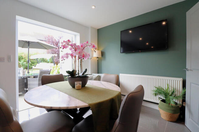 4 bed Detached for sale Image 10