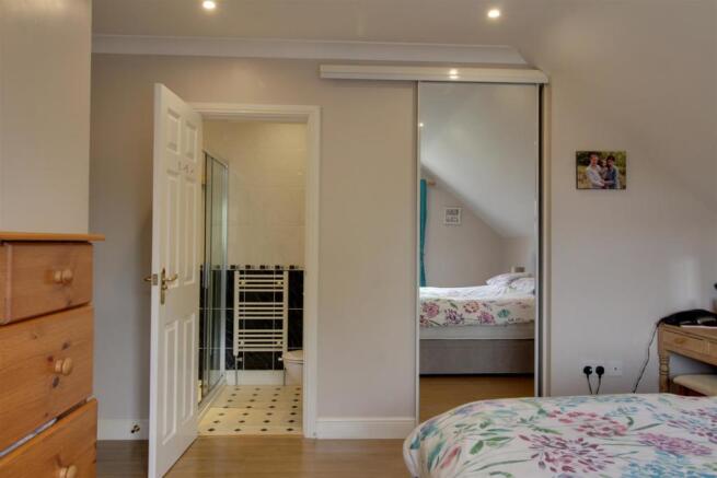 Bedroom 1 (2).jpg
