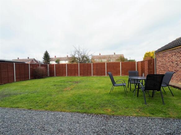 Well Proportioned Rear Garden 696