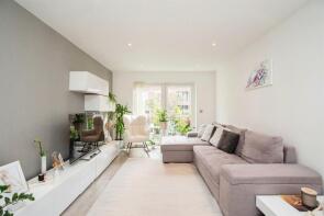 2, 16 Dean Wace House, Rosslyn Road, Watford WD18 0LB