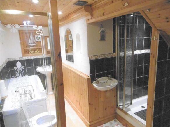 Bath/Shower Room