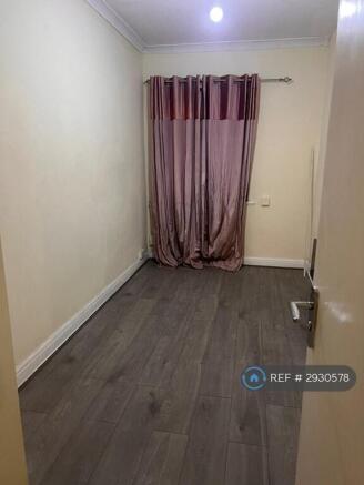 3 bed Flat to rent Image 8