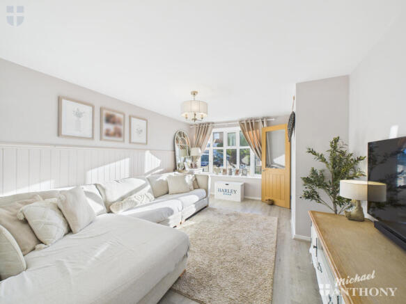 CAM03218G0-PR0854-STILL010