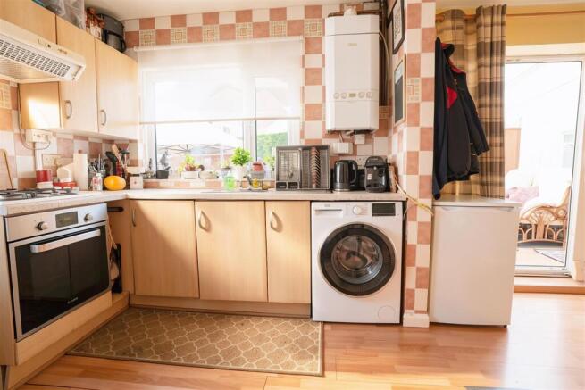 3 bed Semi-Detached for sale Image 6