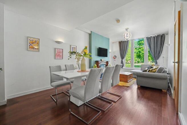 Open Plan Living/Dining Area