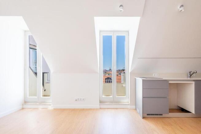 Contemporary Studio Apartment in the Heart of Lisb