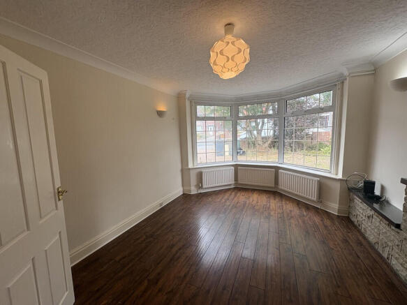4 bed Detached to rent Image 7