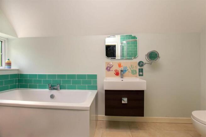 Bathroom.jpg