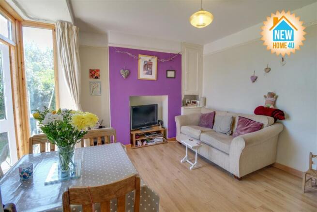 KITCHEN / DINING / DAY ROOM: