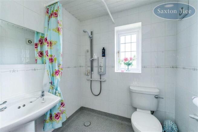 SHOWER ROOM