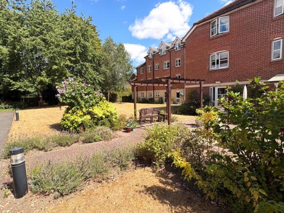 Archers Court, Castle Street, Salisbury photo 4