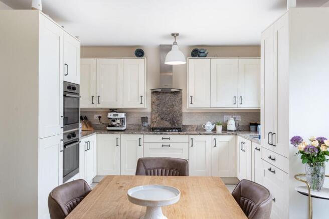 4 bed Detached for sale Image 6