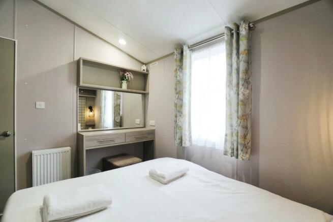 2 bed Park Home for sale Image 12