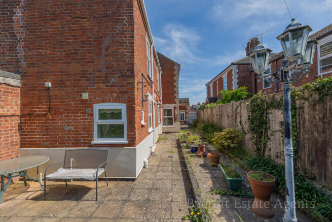 Lowestoft Road, Gorleston photo 4
