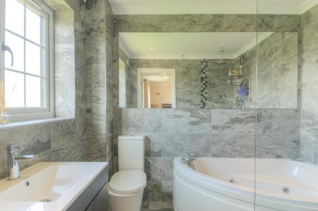 Master En-Suite