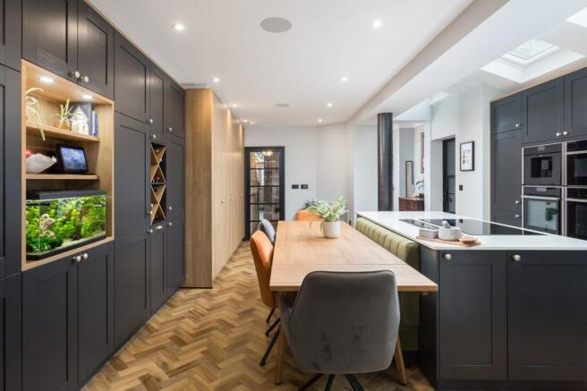 6 bed Terraced for sale Image 11