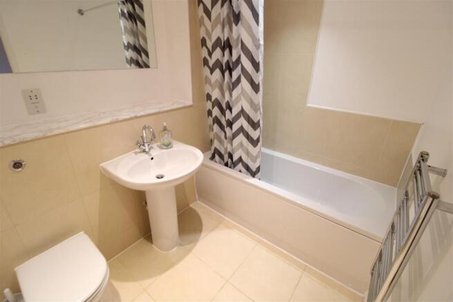 3 bed House to rent Image 12