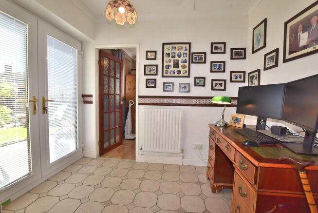 3 bed Terraced Bungalow for sale Image 7