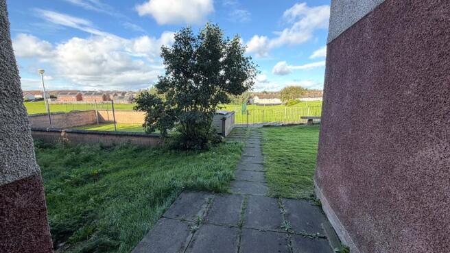 Calder Glen Courts, Mull, Airdrie, ML6 photo 2