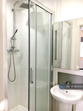 Modern, Clean Shower Ensuites