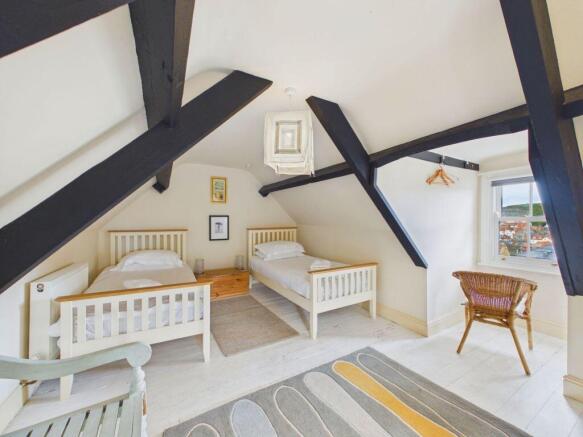 4 bed Cottage for sale Image 12
