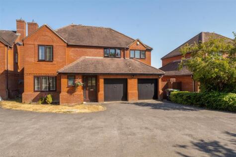 The Bramptons, Shaw, Swindon