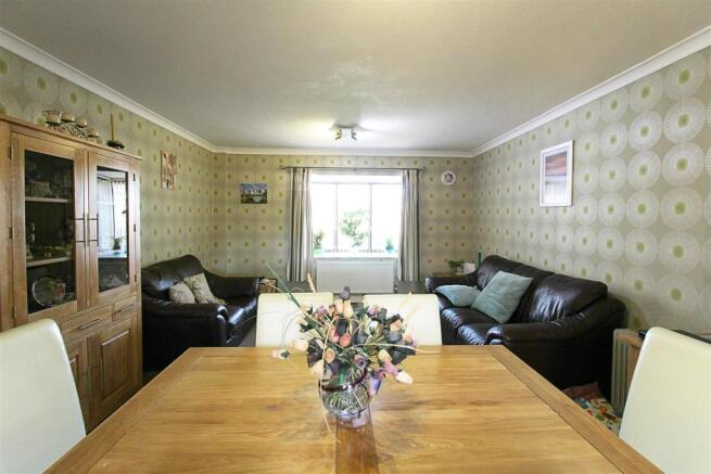 SECOND SITTING ROOM