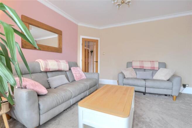 3 bed Semi-Detached for sale Image 4