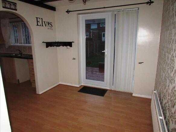 KITCHEN/DINING ROOM