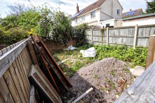 FENCED SPACE TO FRONT