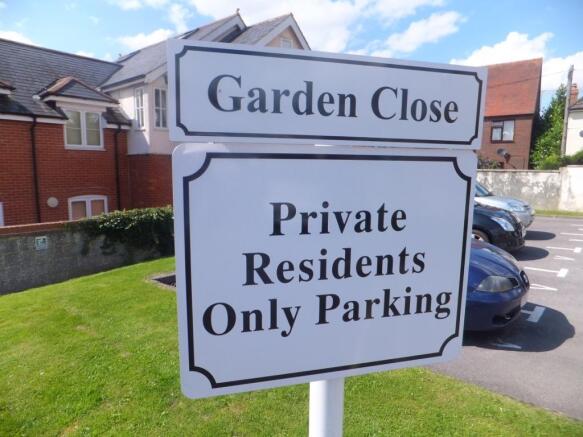 GARDEN CLOSE