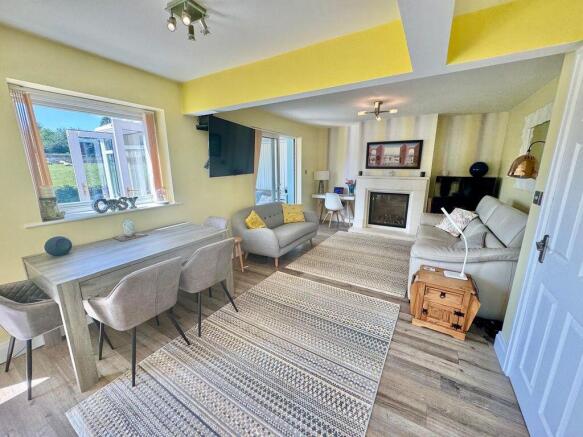 3 bed Semi-Detached for sale Image 7