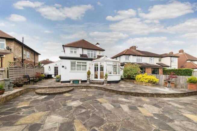12 Brockenhurst Avenue-5.jpg