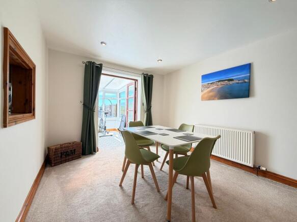 3 bed Semi-Detached for sale Image 4