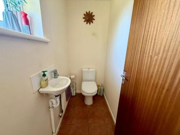 4 bed Detached for sale Image 10