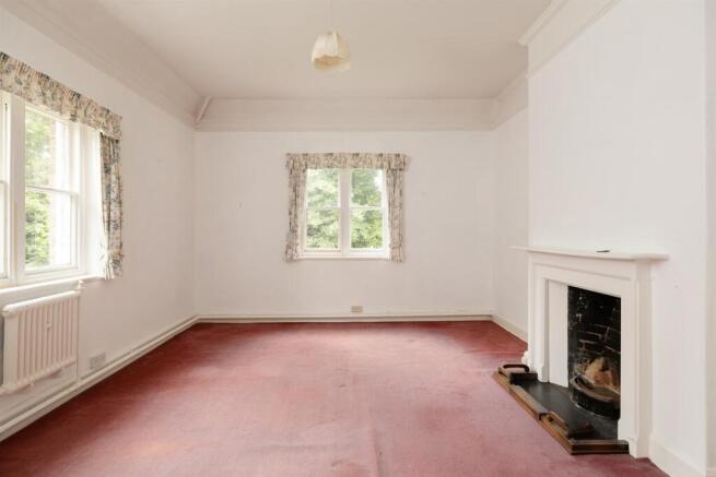 7 bed House for sale Image 12