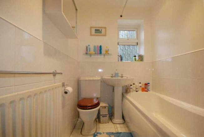 P1938 bathroom.JPG