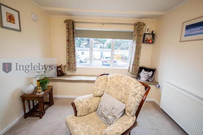 2 bed Park Home for sale Image 5