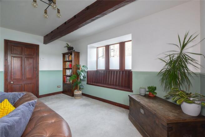 5 bed Semi-Detached for sale Image 7