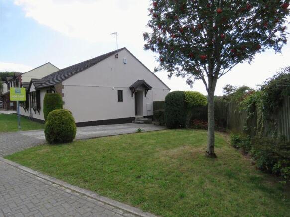 Front Garden/ ...