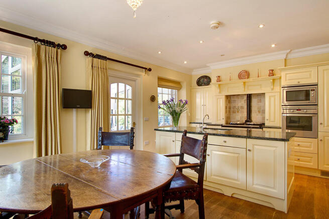 Dining kitchen
