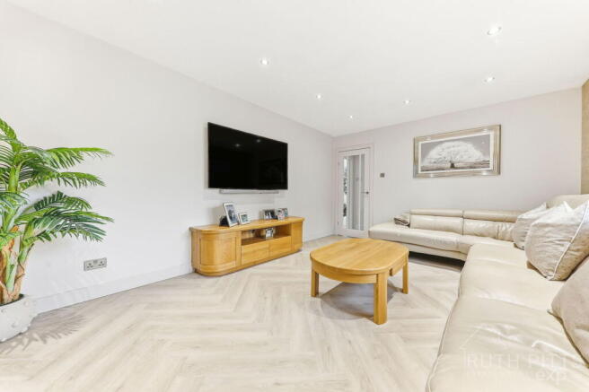 3 bed Detached Bungalow for sale Image 7