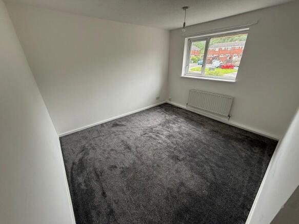 3 bed Terraced to rent Image 7